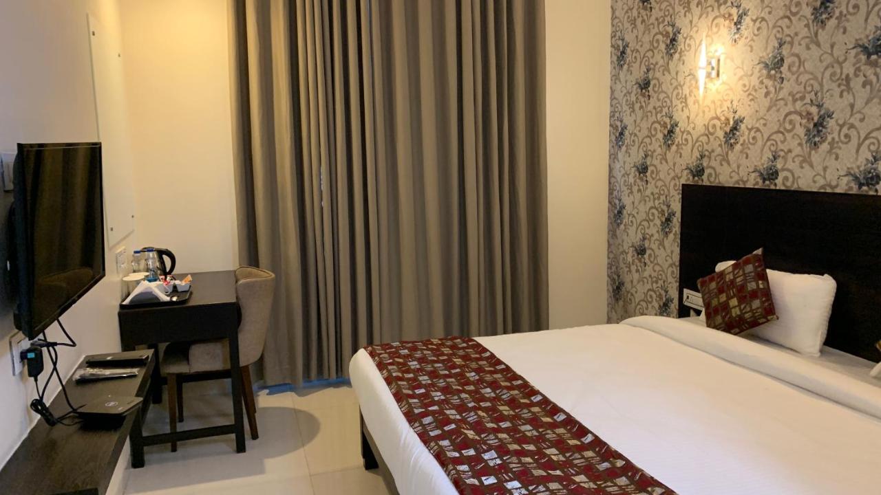 Hotel Singh'S By Wb Inn, Vashi, Navi Mumbai Dış mekan fotoğraf