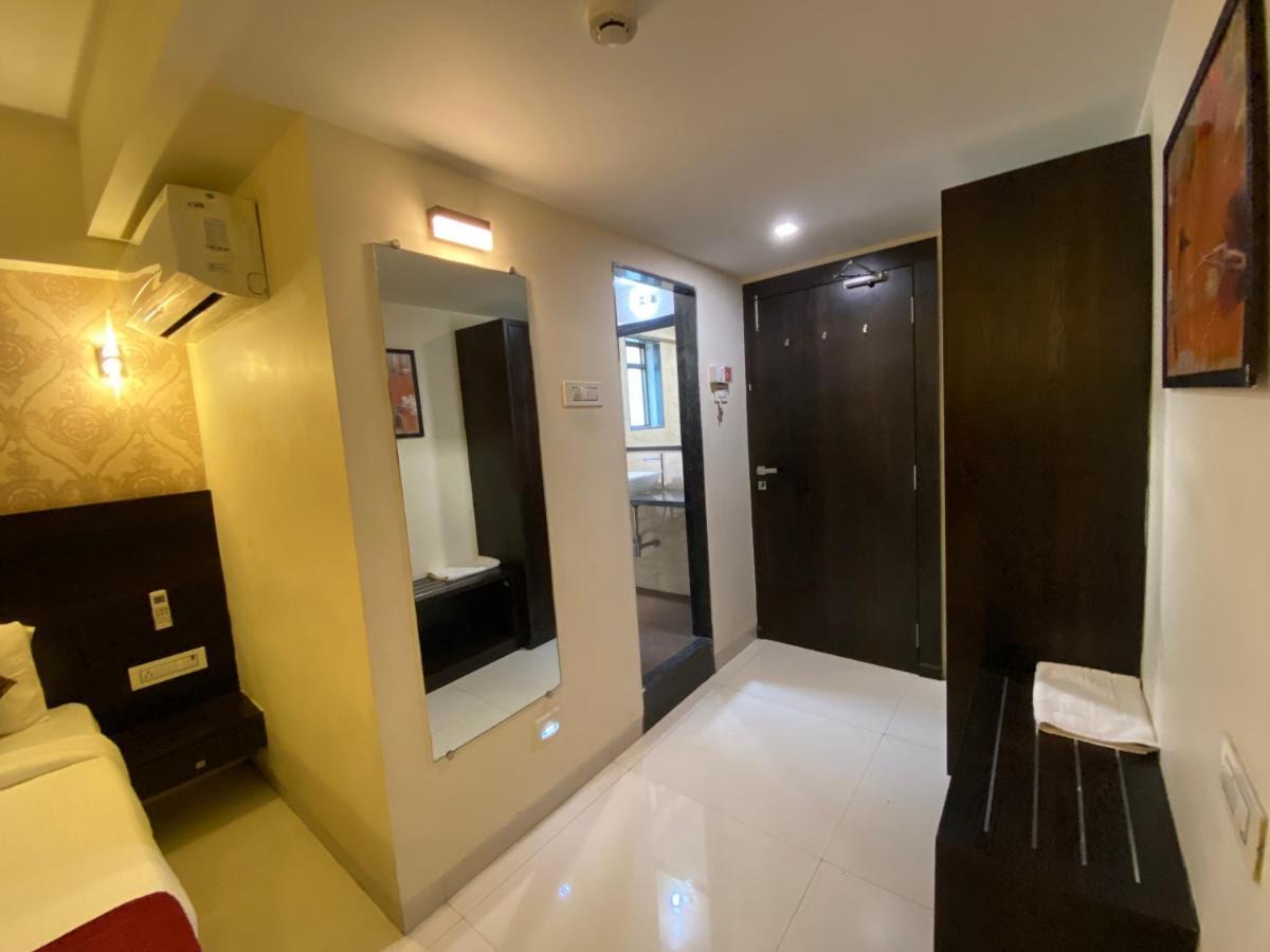 Hotel Singh'S By Wb Inn, Vashi, Navi Mumbai Dış mekan fotoğraf