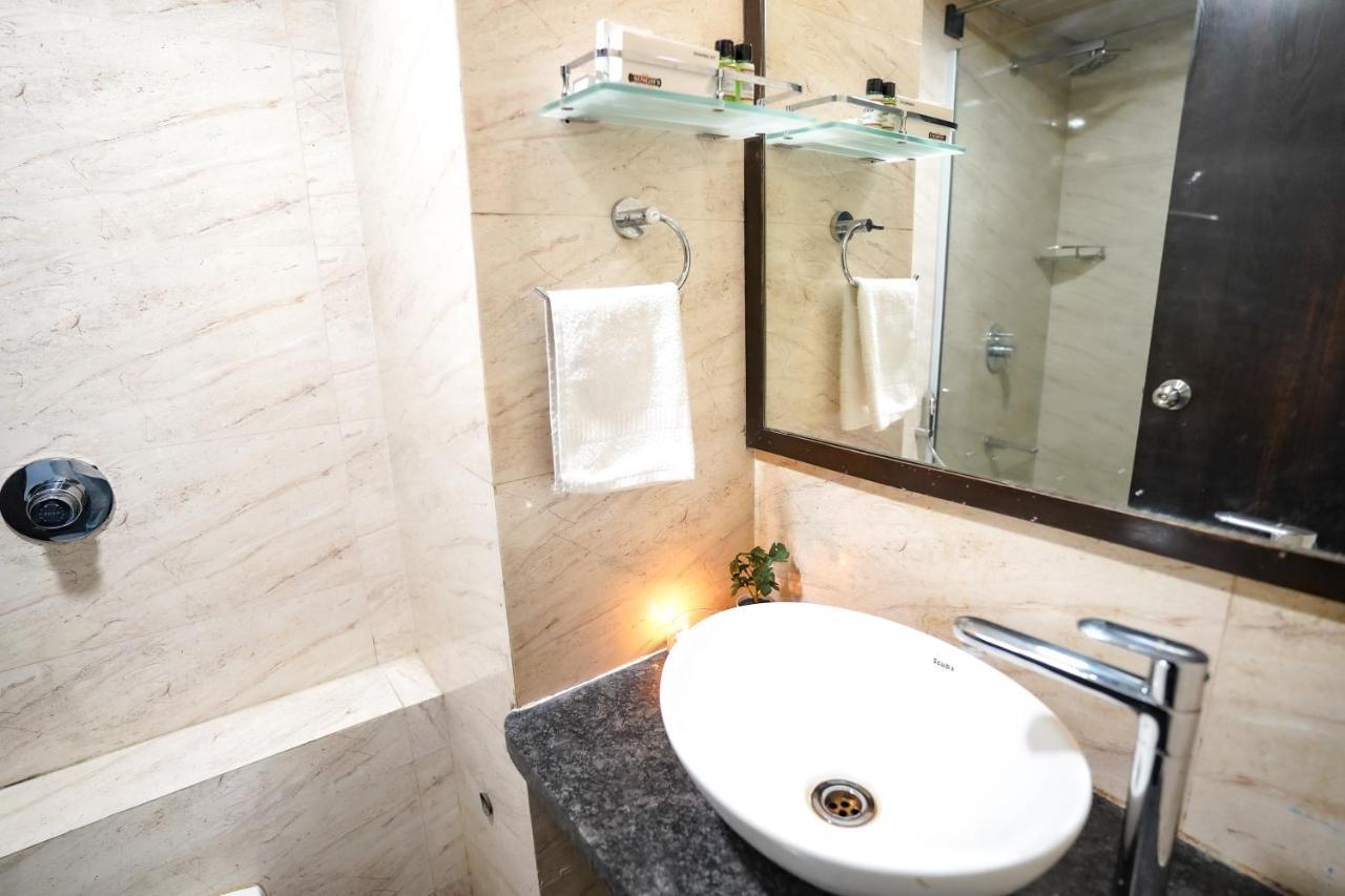 Hotel Singh'S By Wb Inn, Vashi, Navi Mumbai Dış mekan fotoğraf